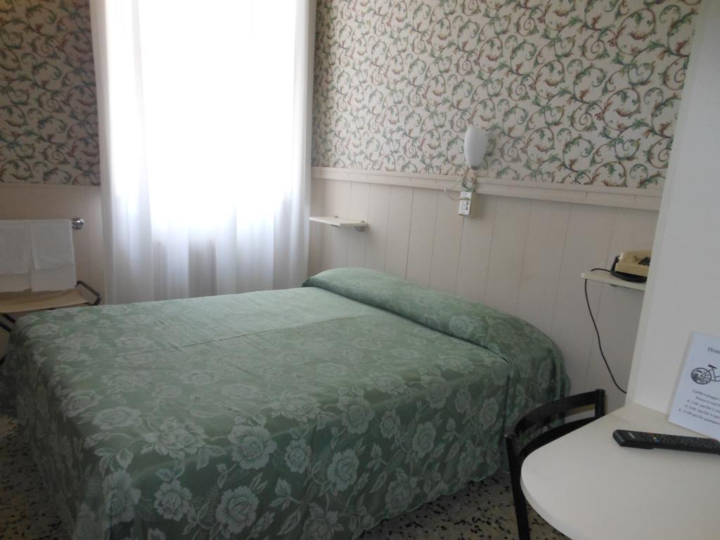 לוקה Hotel Stipino חדר תמונה